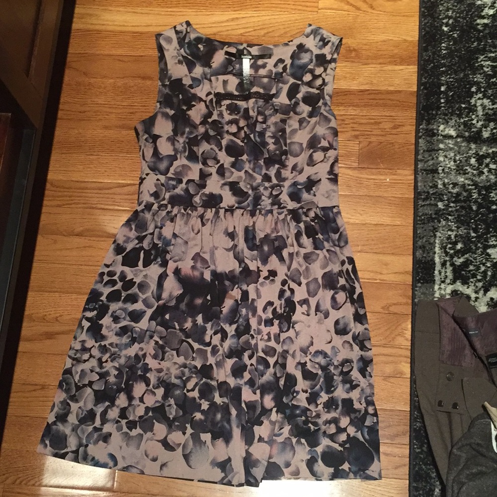 Sleeveless Kensie Dress